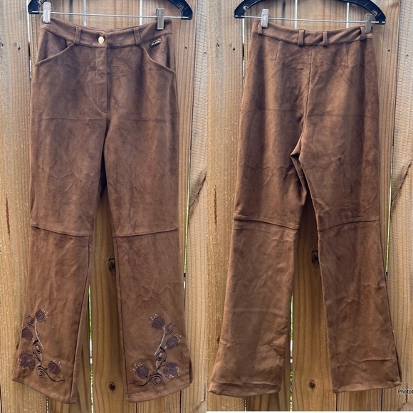 ST. JOHN BY MARIE GRAY micro suede embroidered patch flare high rise pants 4 EUC - Picture 3 of 16